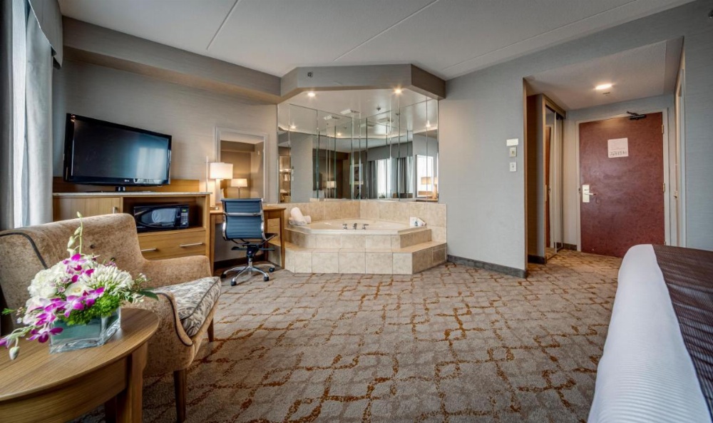 Monte Carlo Inns - Vaughan Suites Image 11