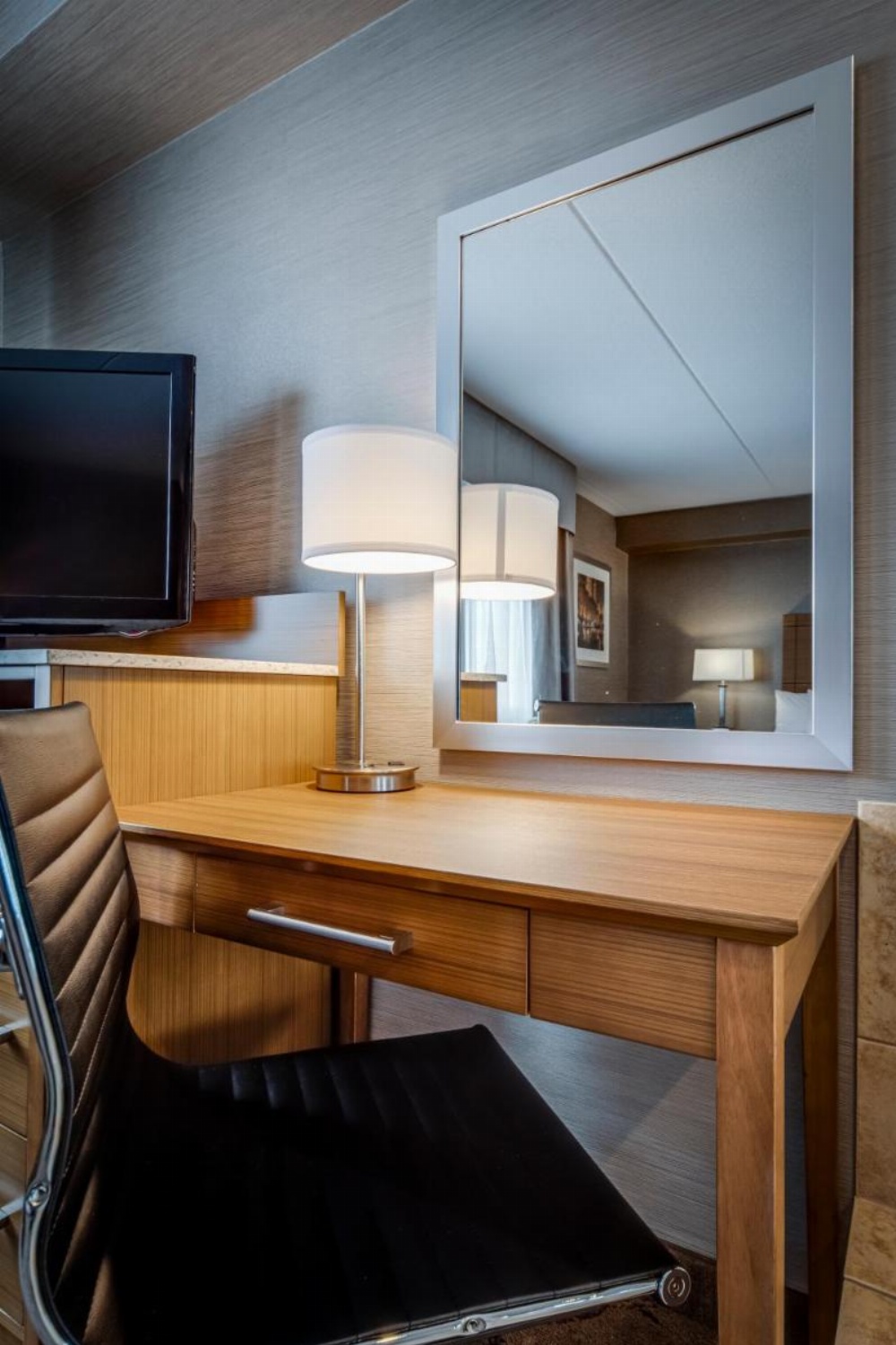 Monte Carlo Inns - Vaughan Suites Image 13