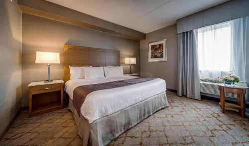 Monte Carlo Inns - Vaughan Suites image 16
