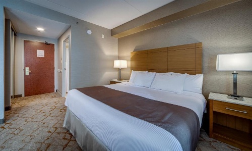 Monte Carlo Inns - Vaughan Suites image 18