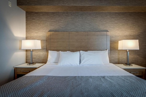 Monte Carlo Inns - Vaughan Suites image 26