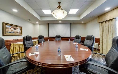 Monte Carlo Inns - Vaughan Suites image 37