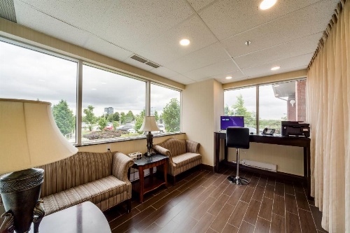 Monte Carlo Inns - Vaughan Suites image 43