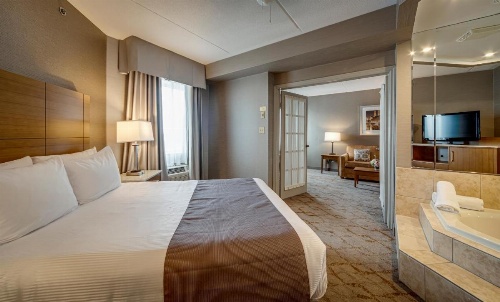Monte Carlo Inns - Vaughan Suites image 7