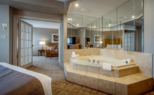 Monte Carlo Inns - Vaughan Suites image 8